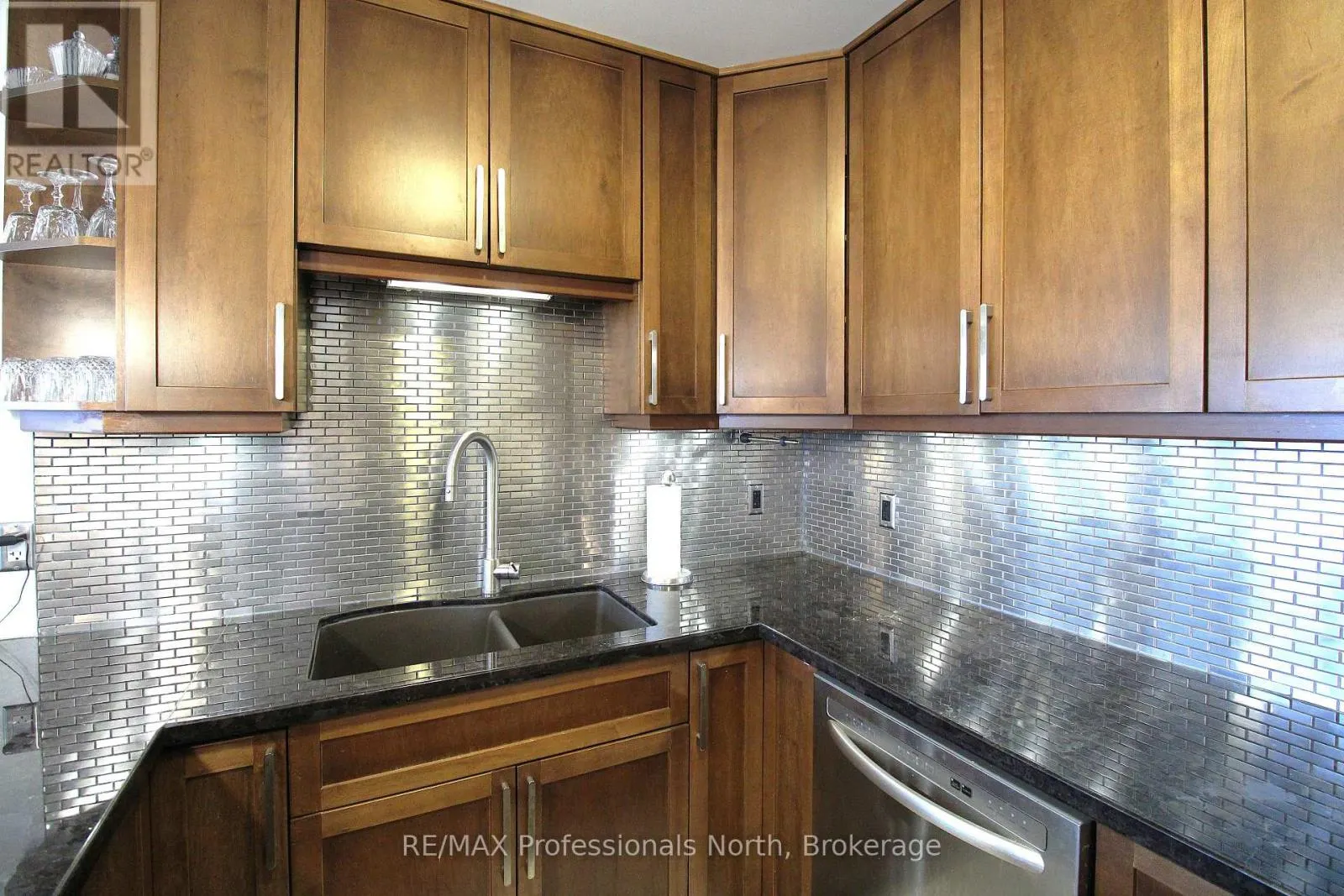402 - 26 DAIRY LANE #402