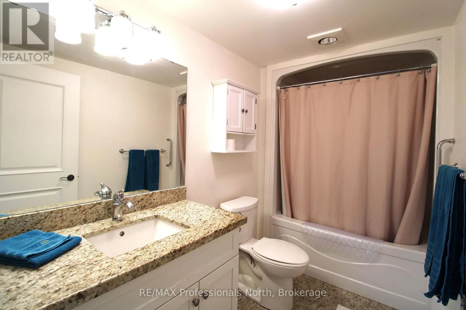 402 - 26 DAIRY LANE #402
