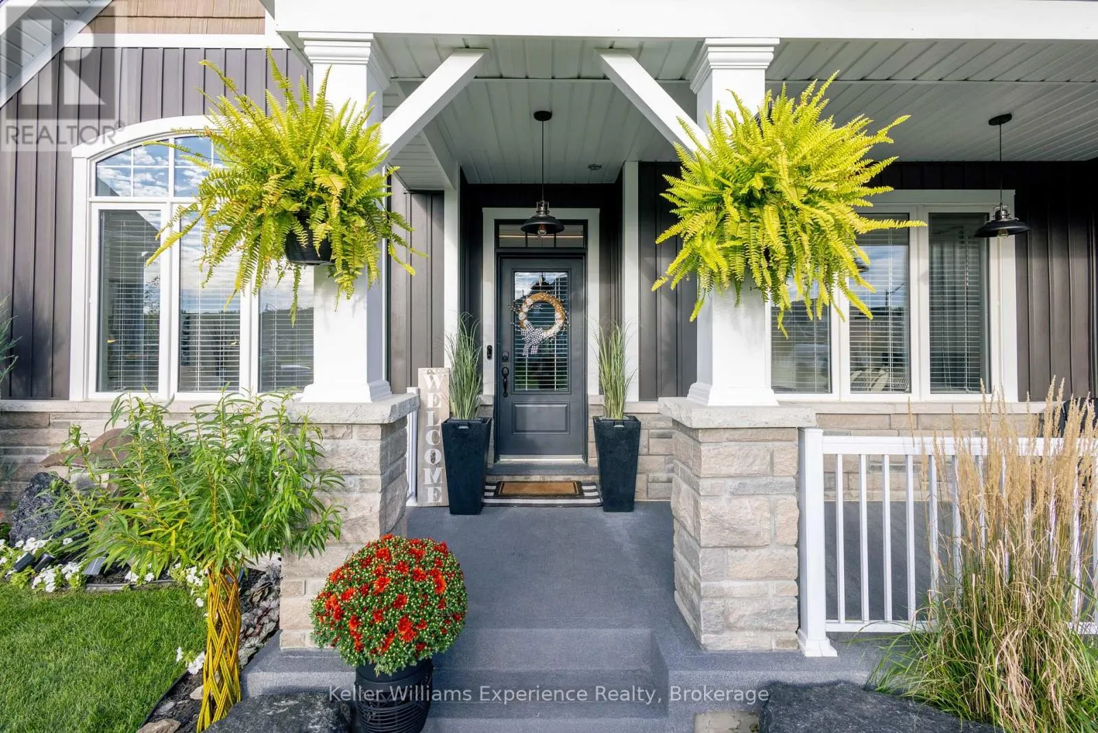 38 DYER CRESCENT