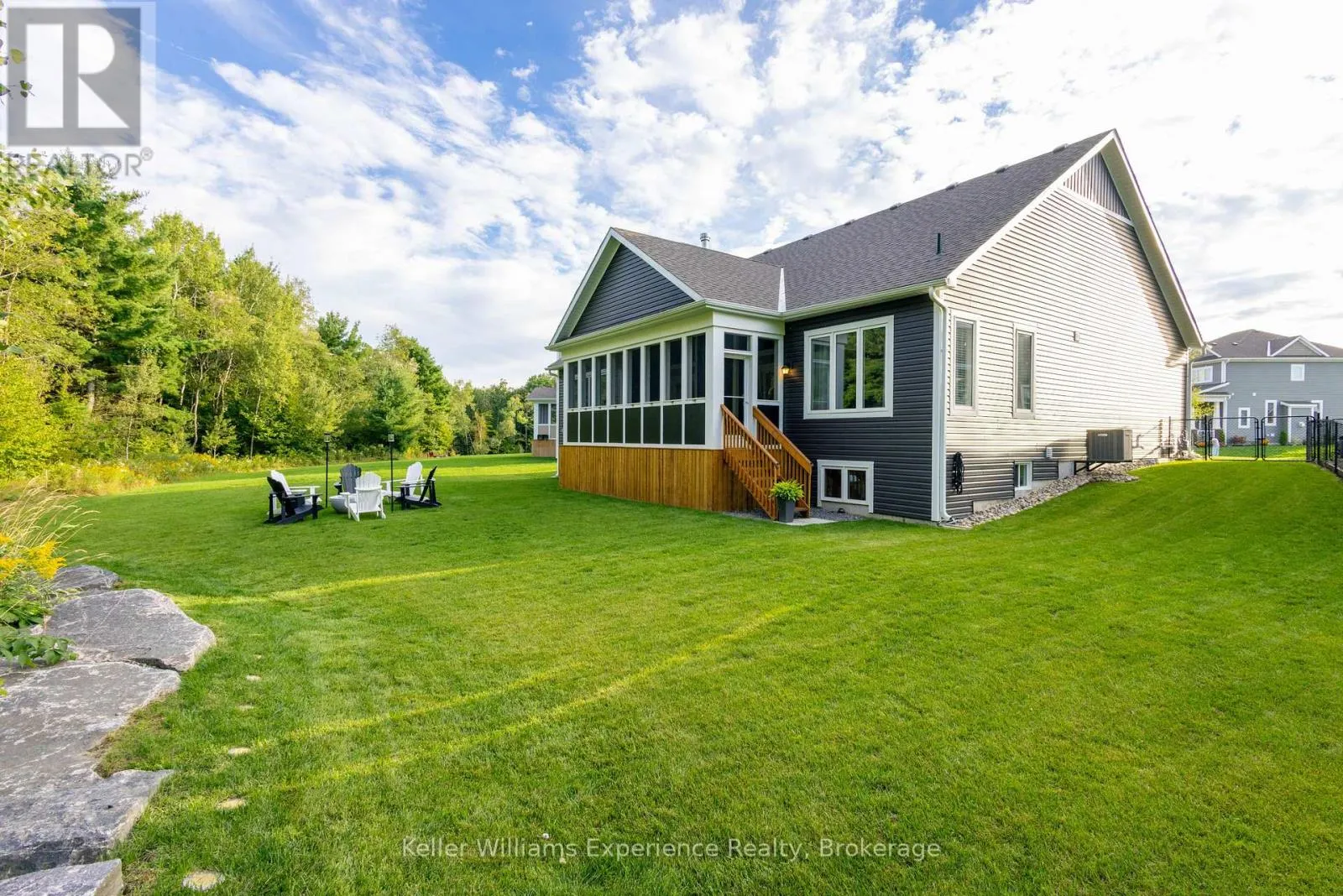 38 DYER CRESCENT