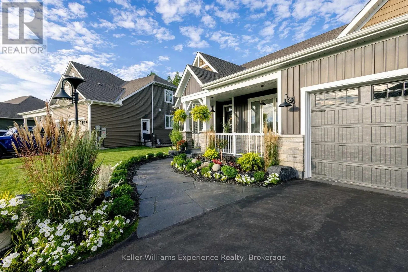38 DYER CRESCENT