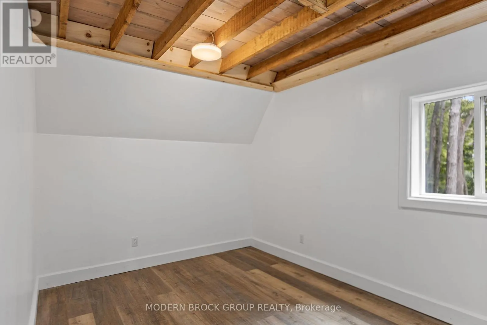 155 WOODVALE ROAD