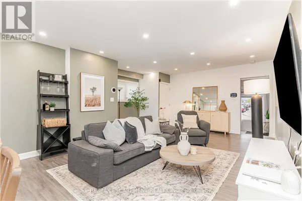 4 ROBINS AVENUE