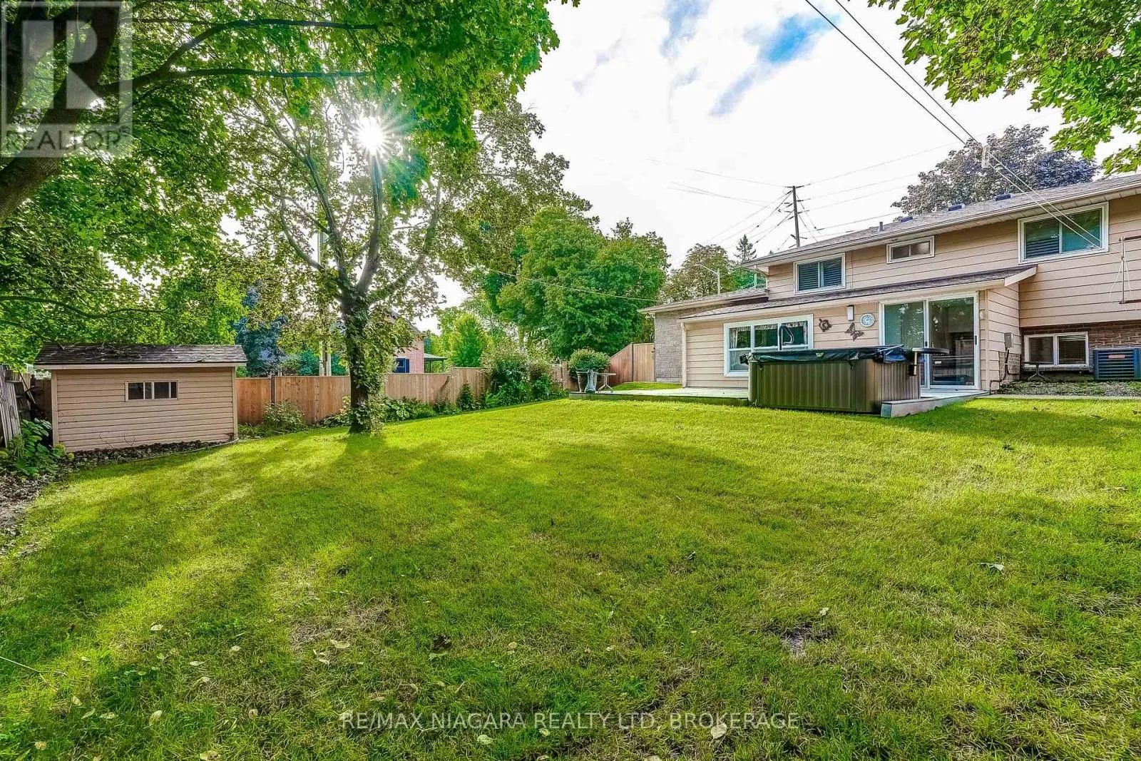 33 HURRICANE ROAD