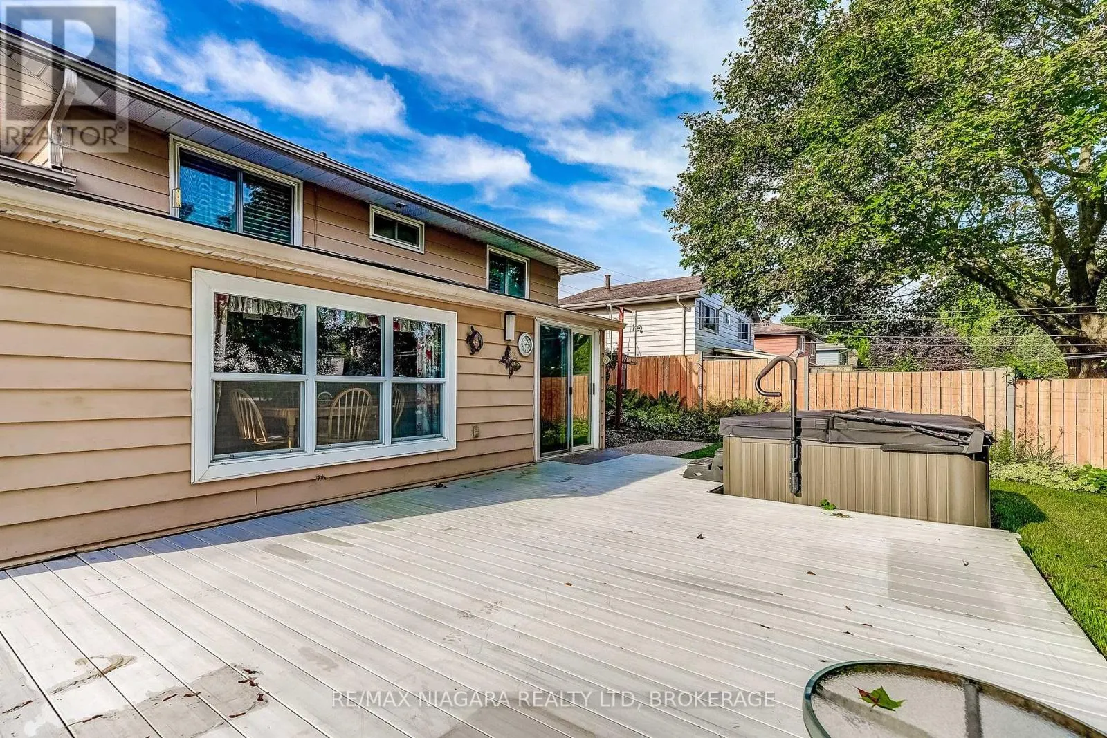33 HURRICANE ROAD