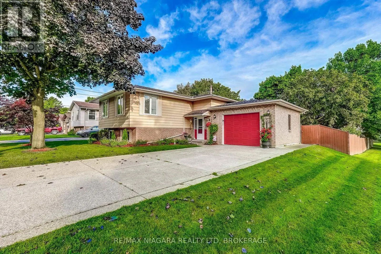 33 HURRICANE ROAD