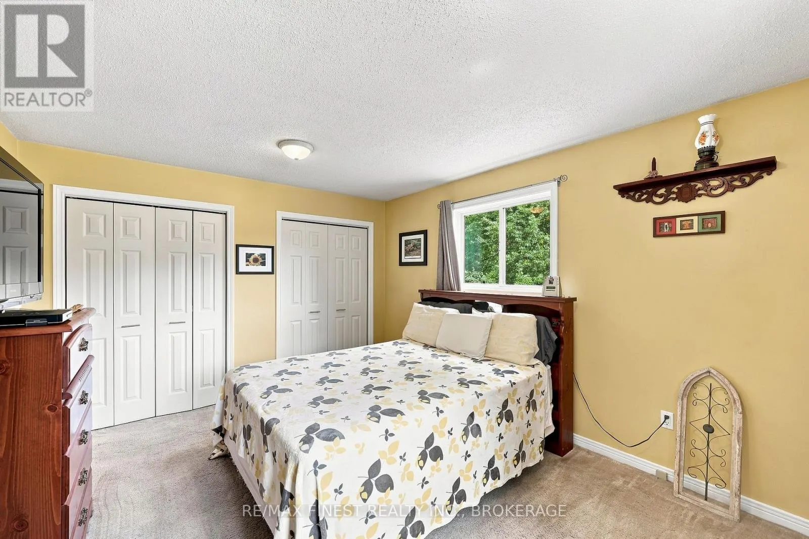 995 BRIDGE STREET W