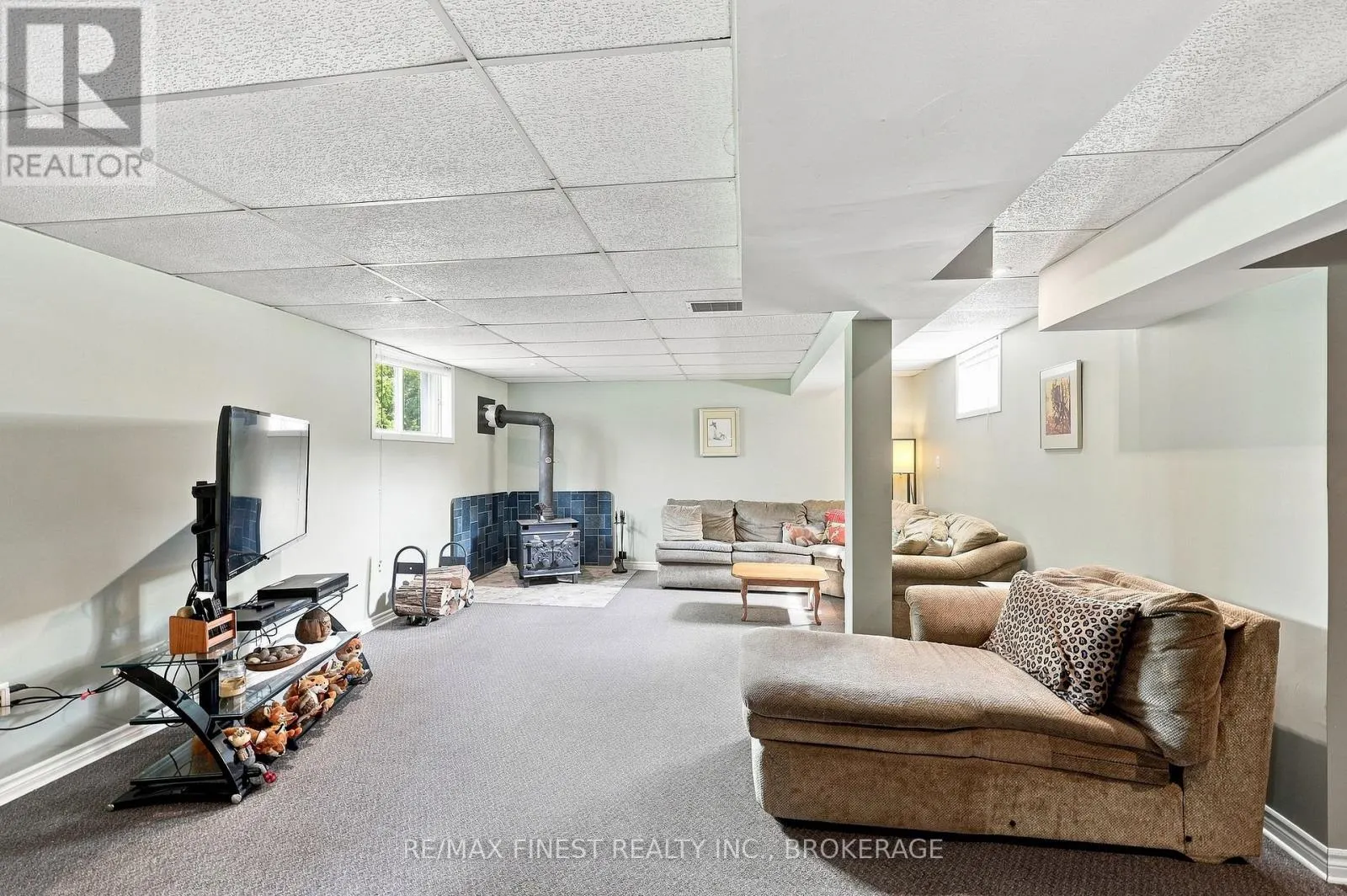 995 BRIDGE STREET W