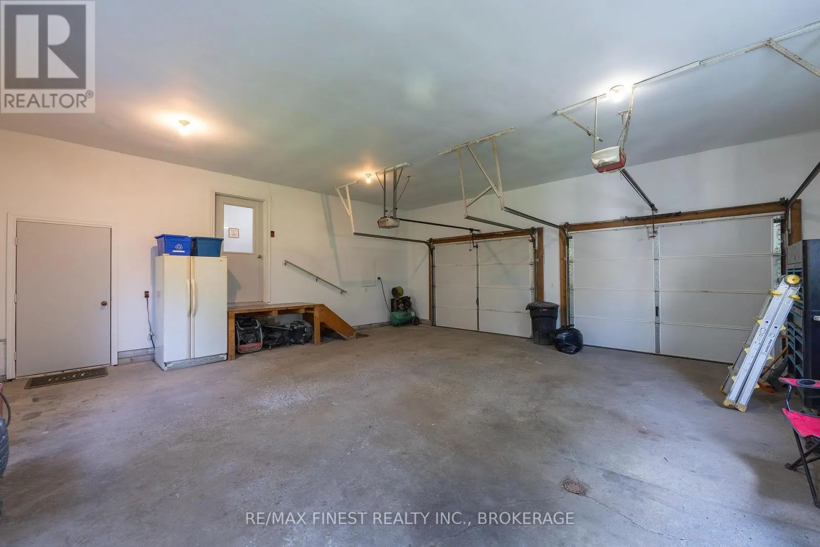 995 BRIDGE STREET W