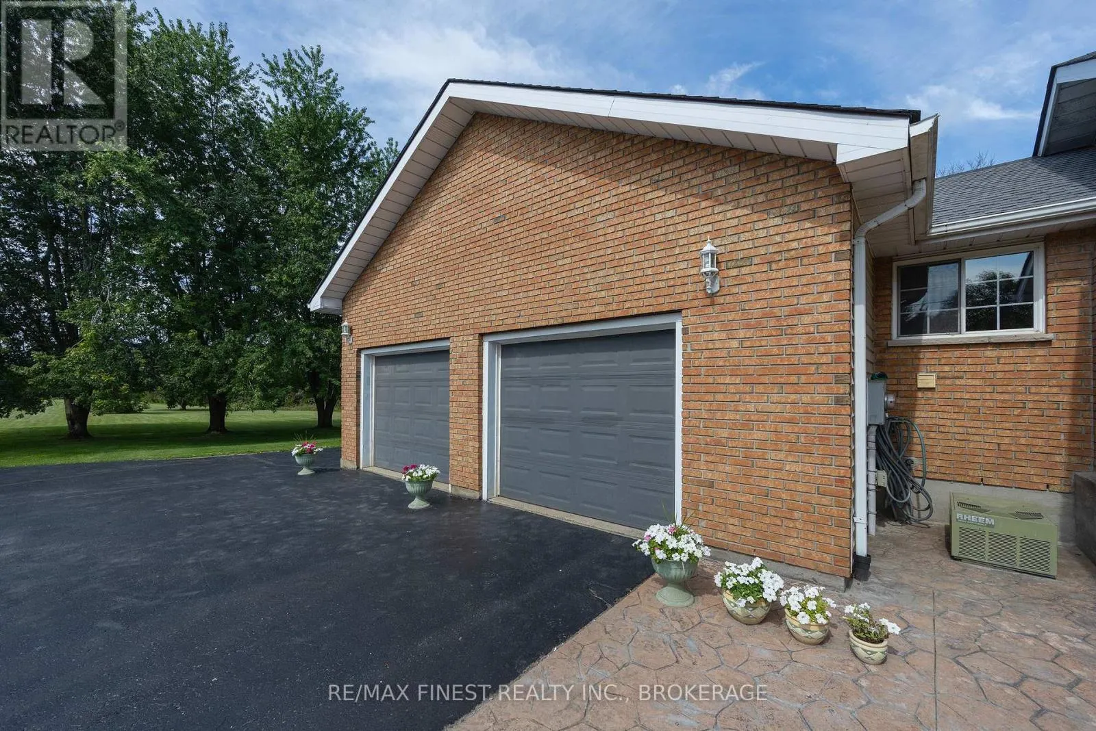 995 BRIDGE STREET W