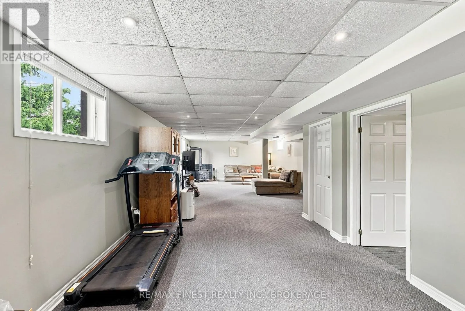 995 BRIDGE STREET W