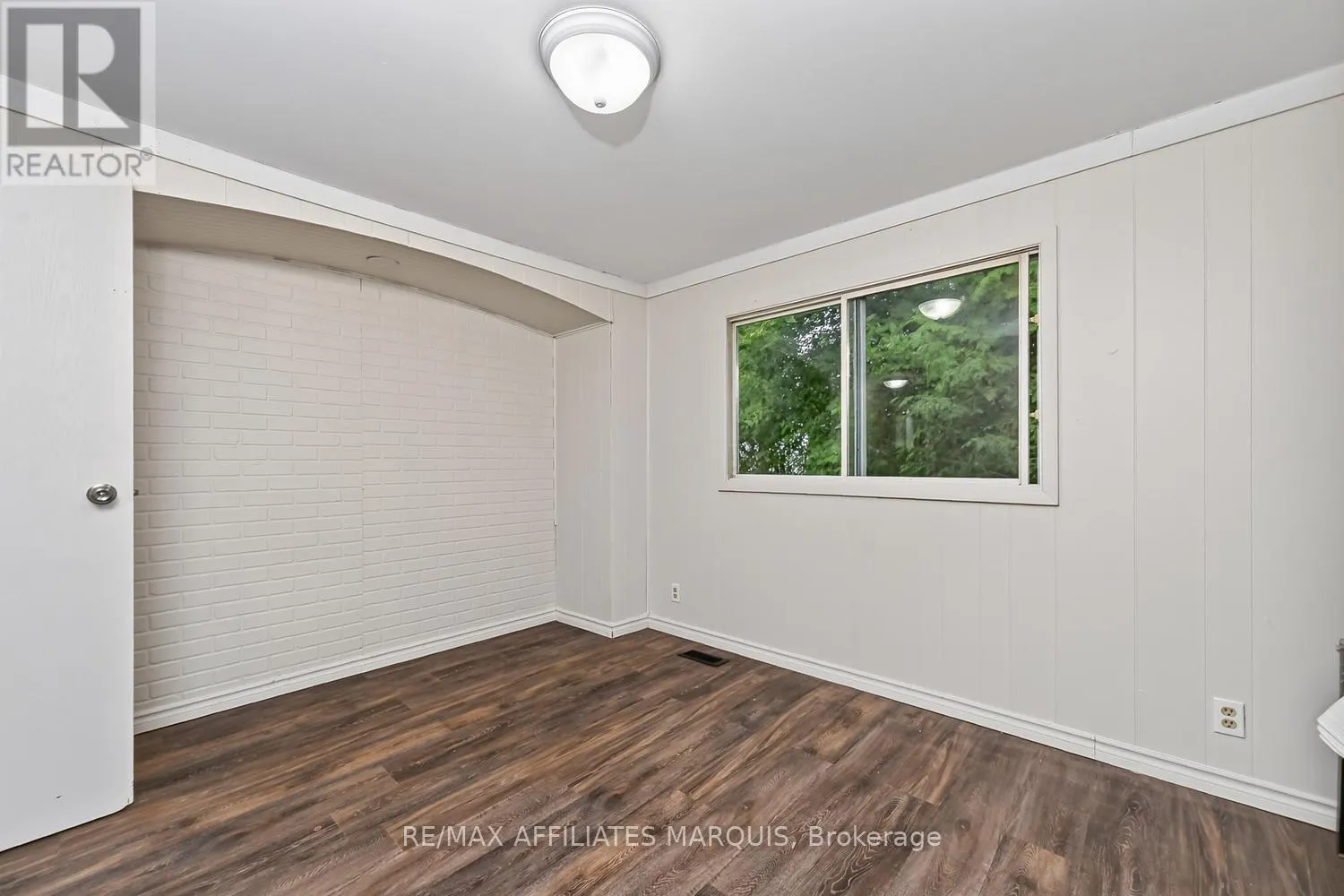 14 SADDLE AVENUE