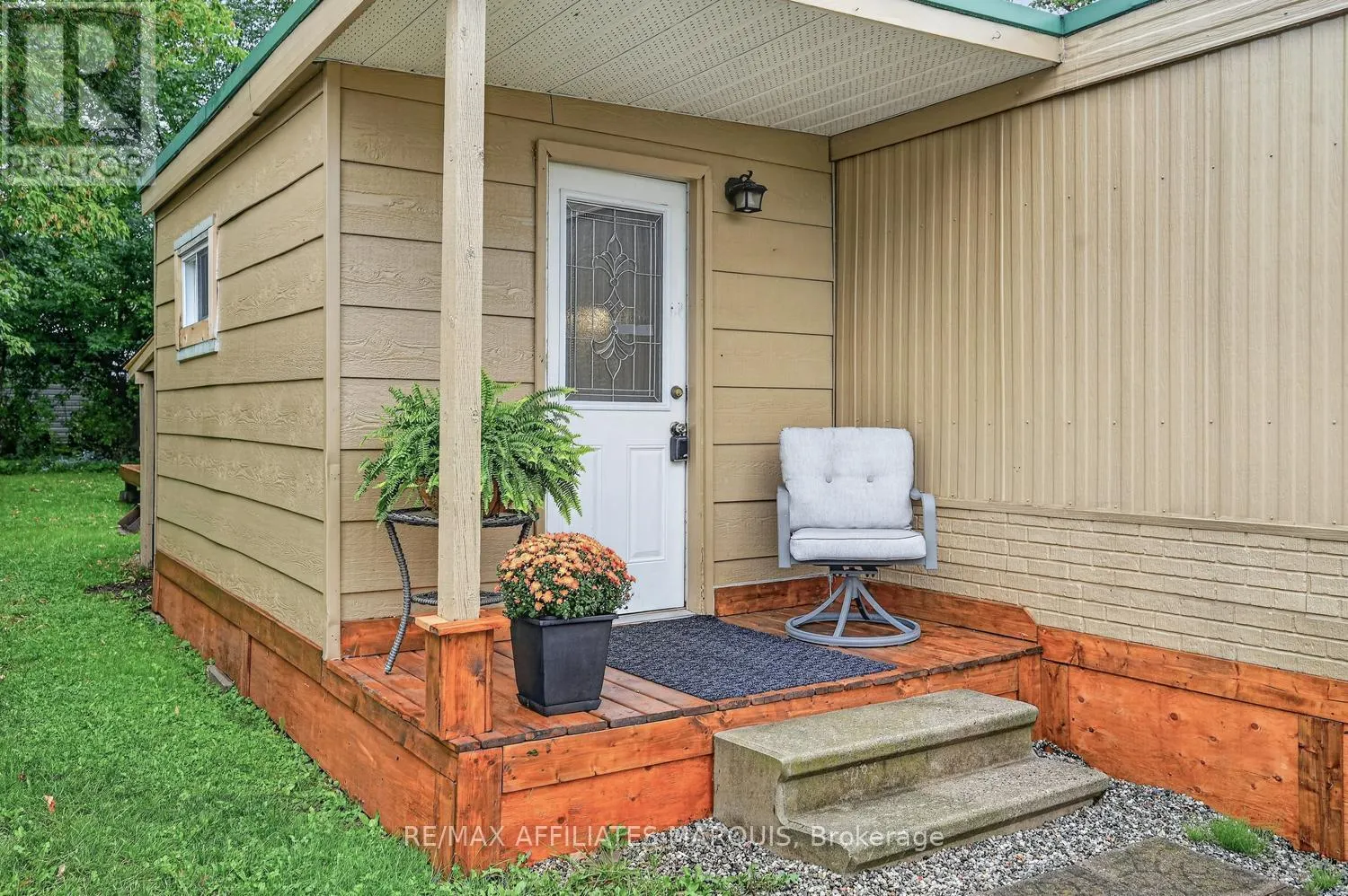 14 SADDLE AVENUE