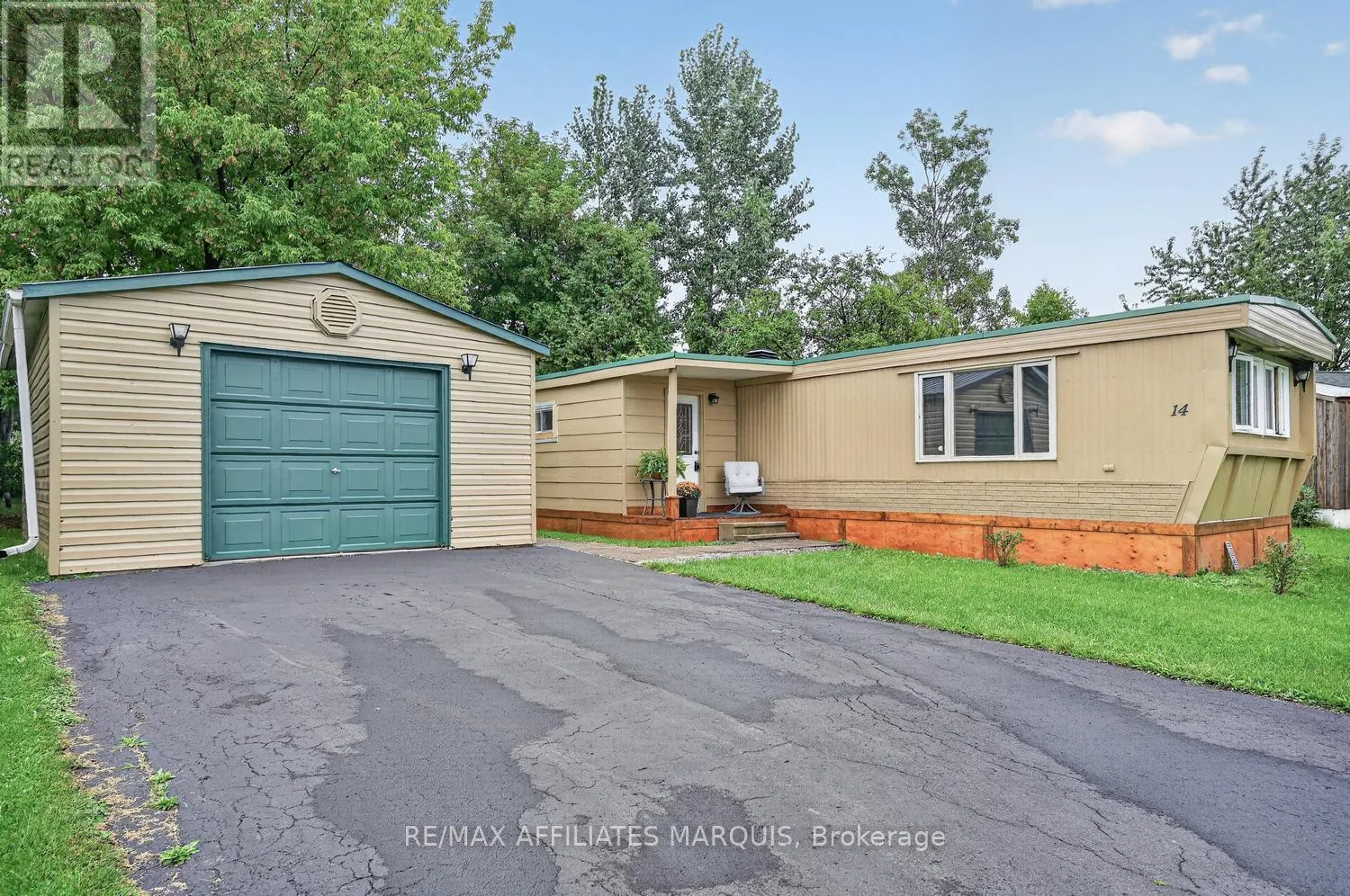14 SADDLE AVENUE