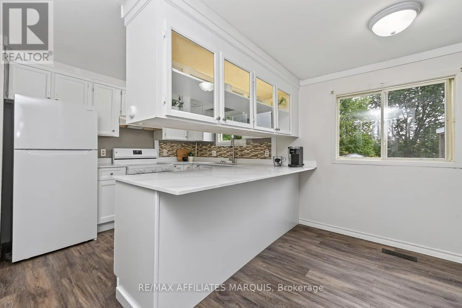 14 SADDLE AVENUE