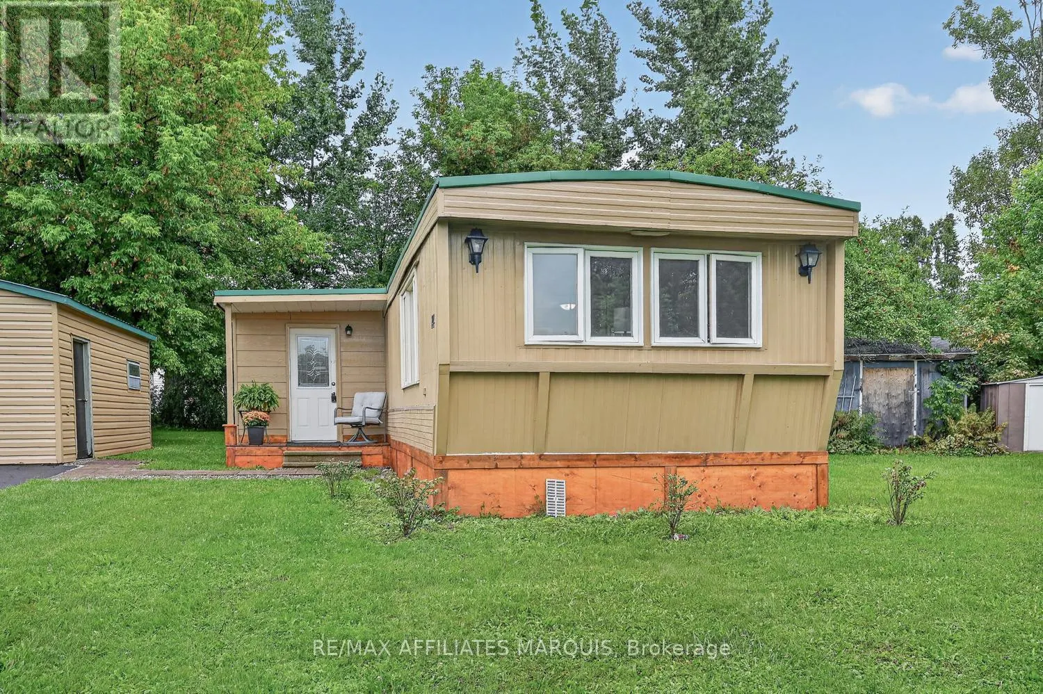 14 SADDLE AVENUE