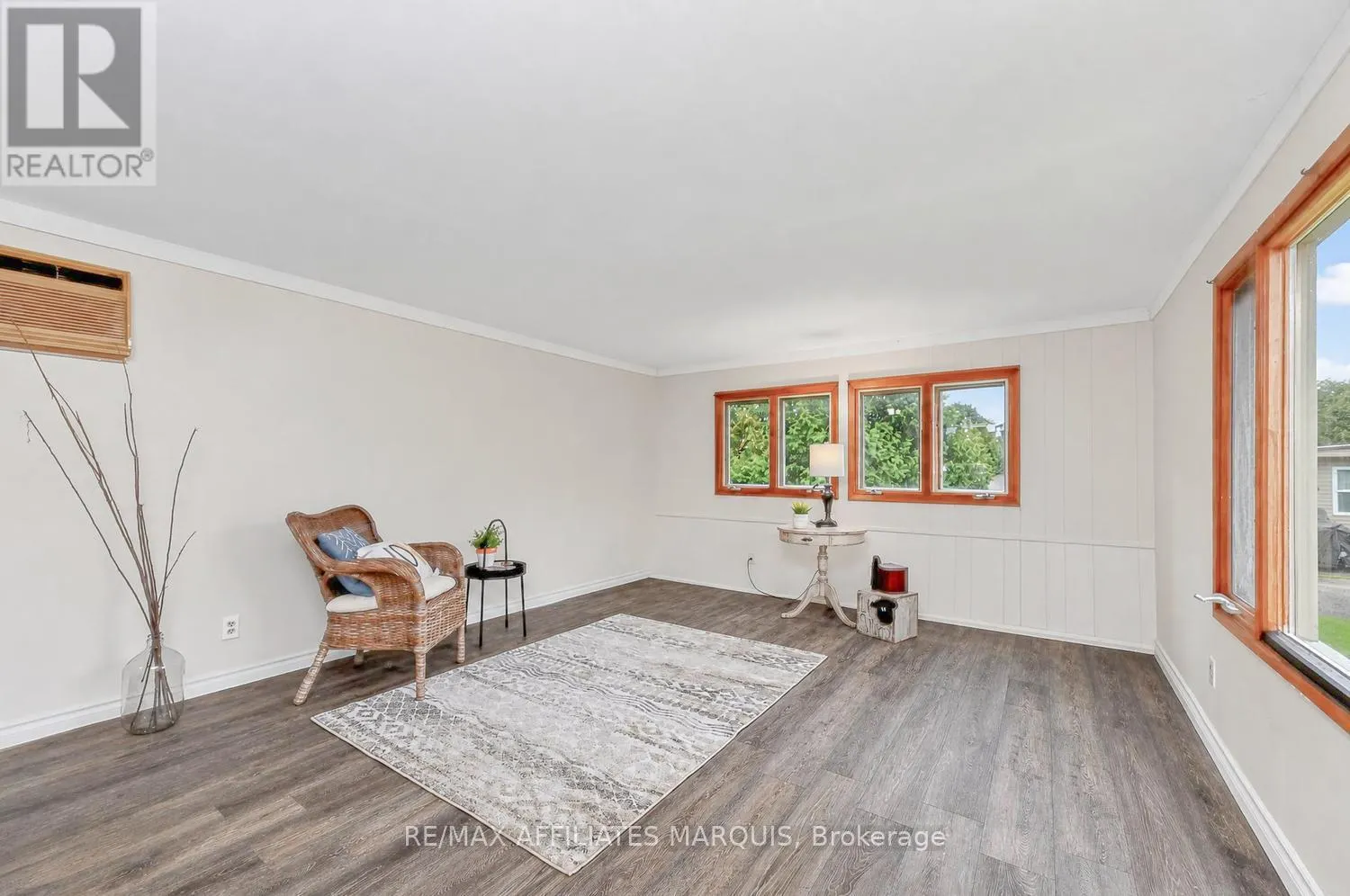14 SADDLE AVENUE