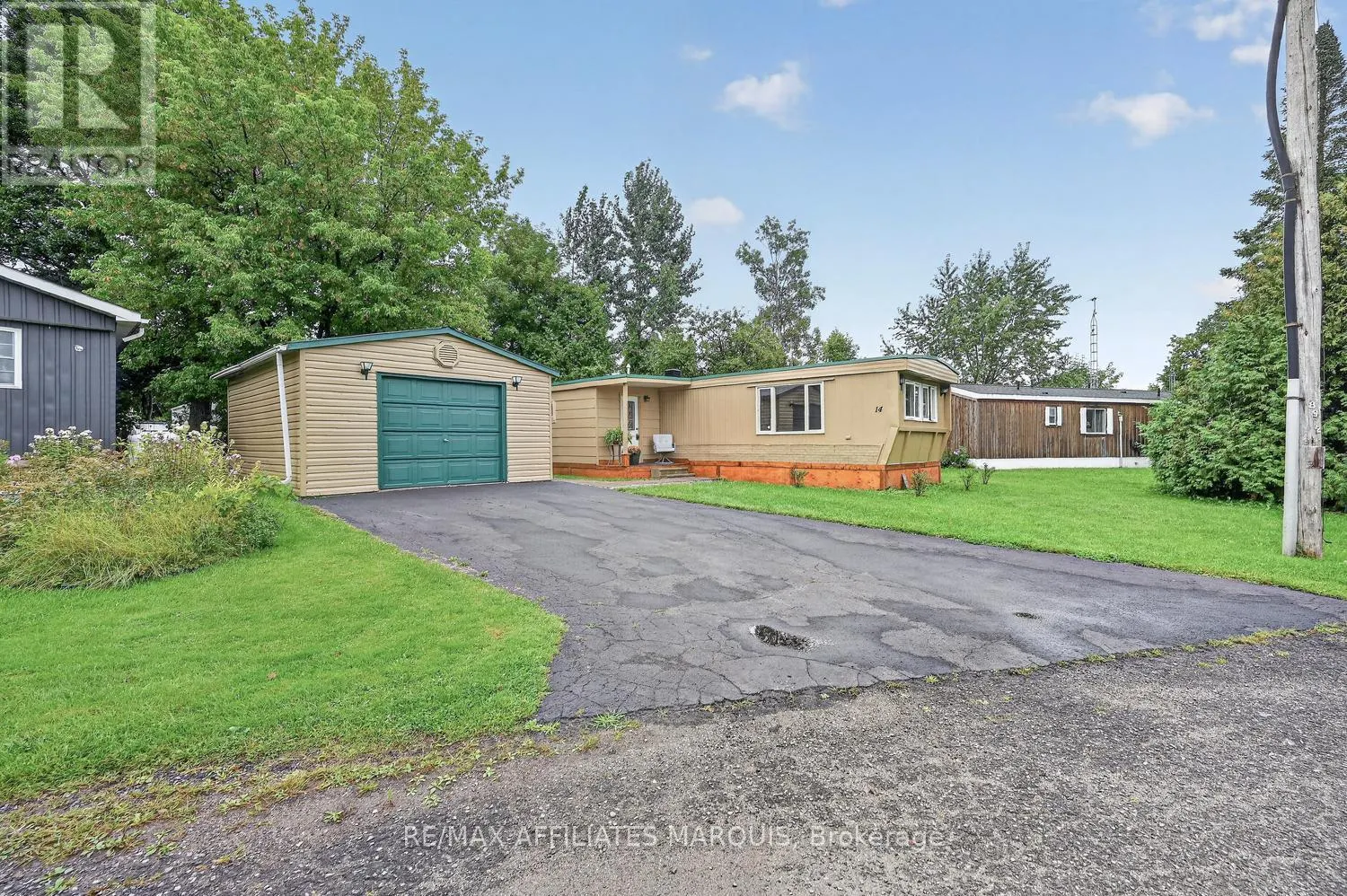 14 SADDLE AVENUE