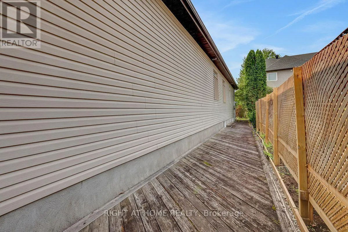 514 LANDSWOOD WAY