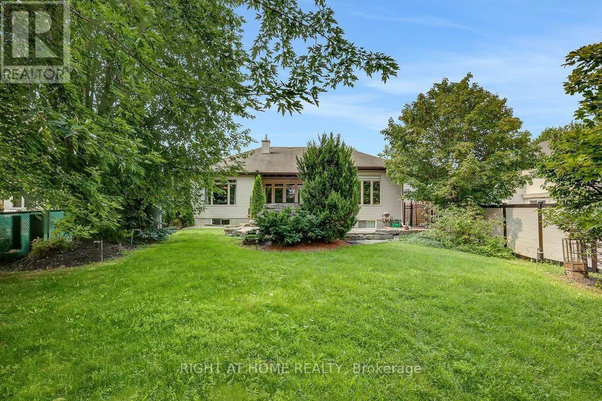 514 LANDSWOOD WAY