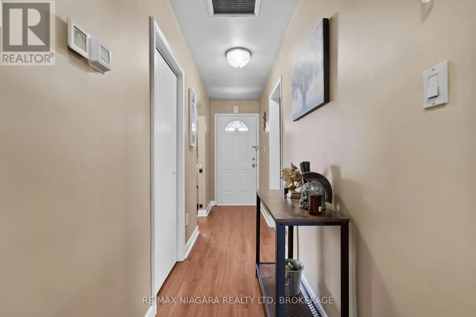 506 MAIN STREET W