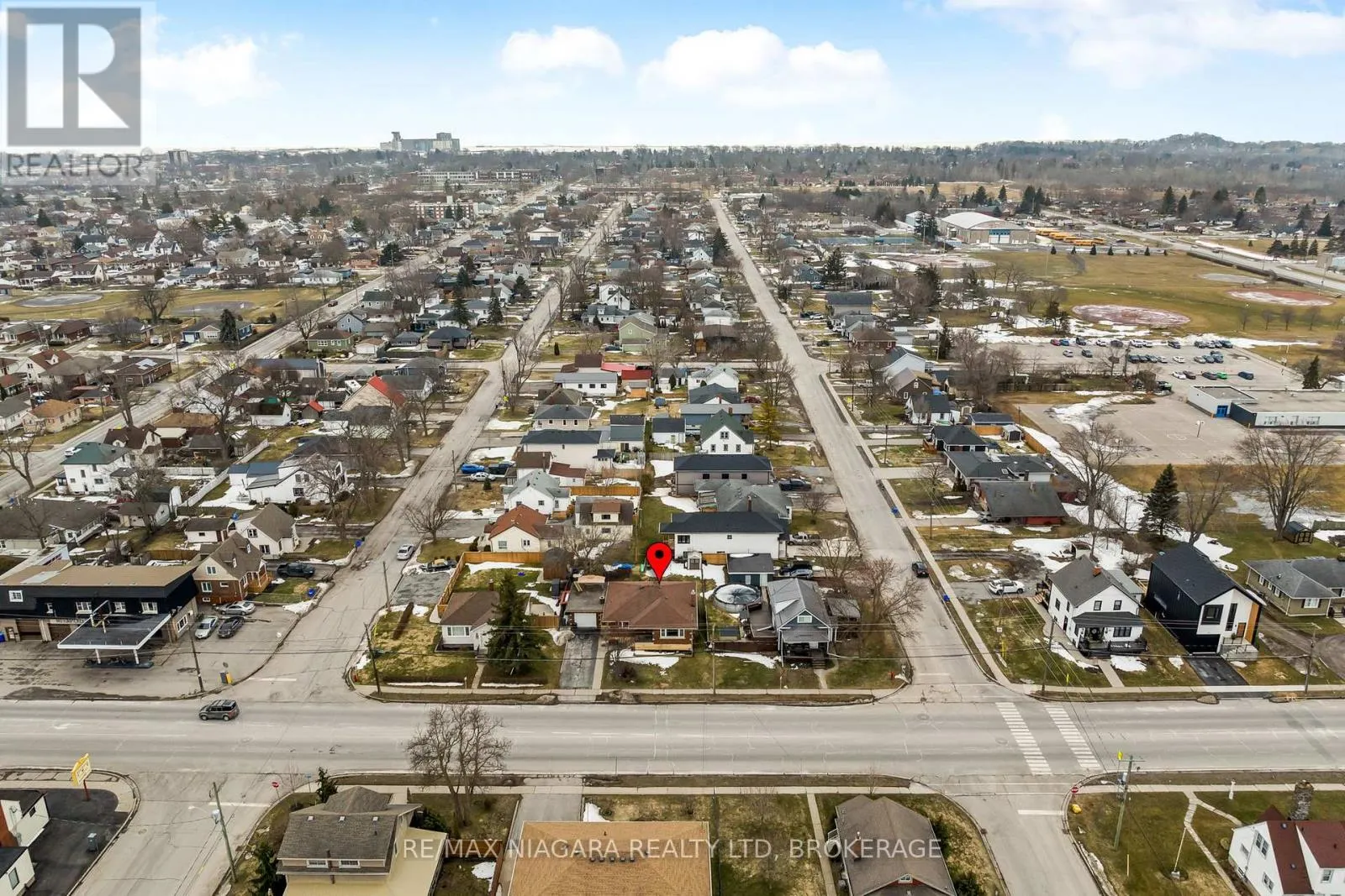 506 MAIN STREET W