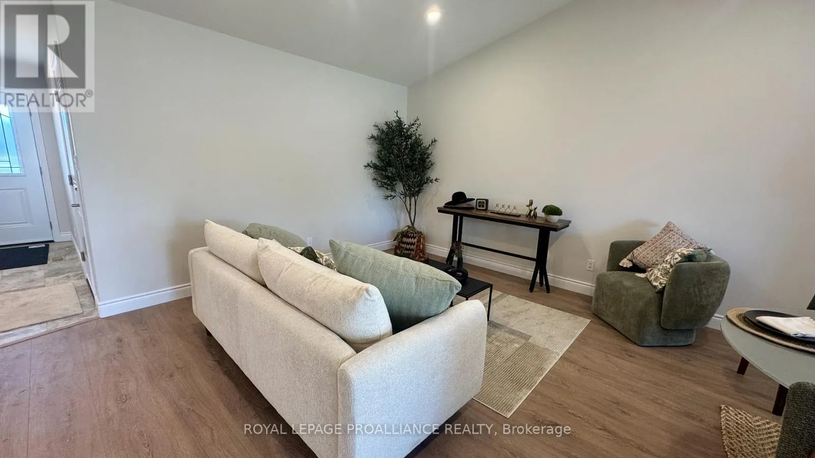 31 CLAYTON JOHN AVENUE