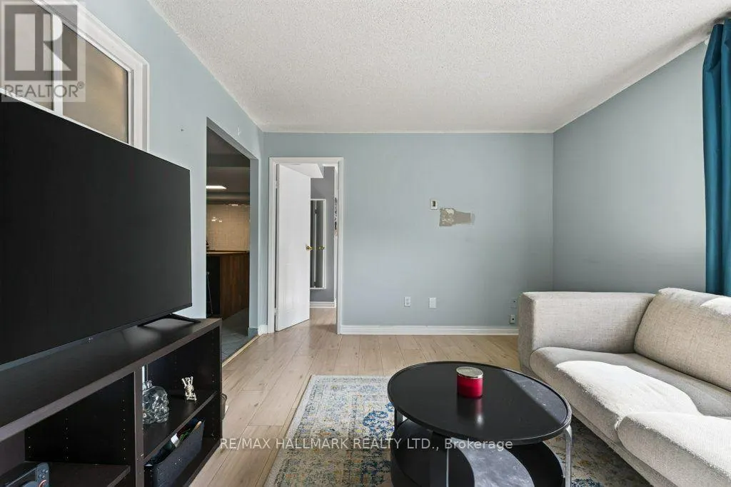 203 - 400 YORK BOULEVARD