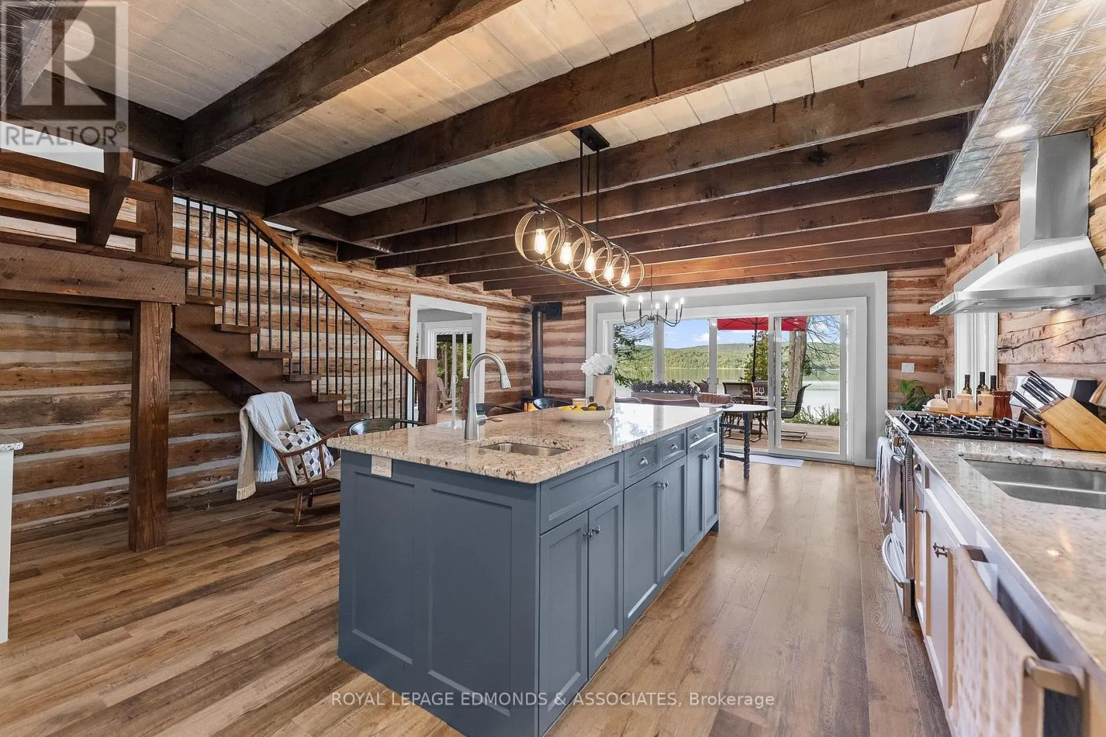 106 WHITES BEACH TRAIL