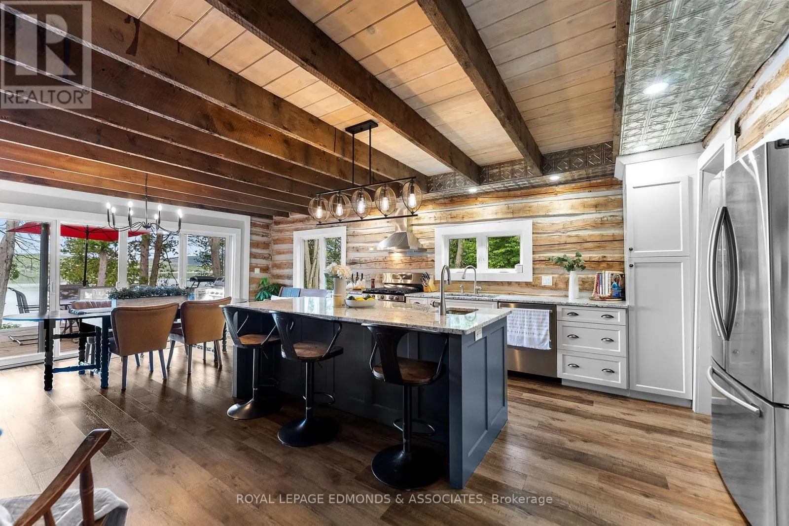 106 WHITES BEACH TRAIL