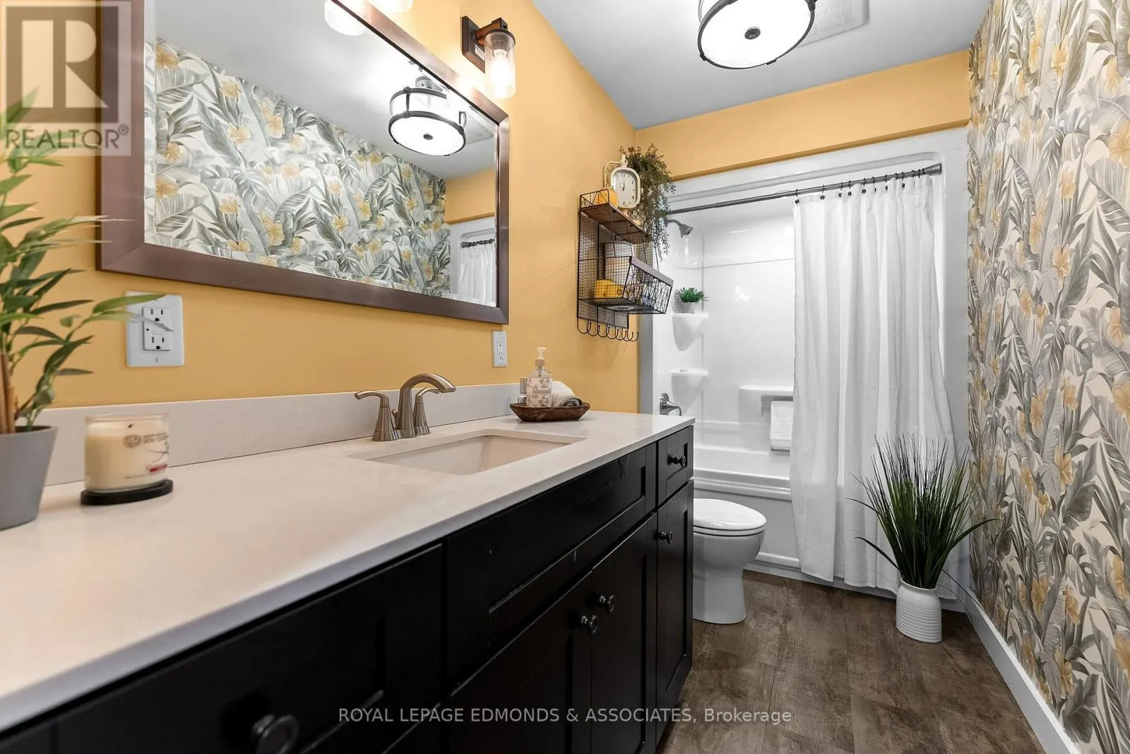 106 WHITES BEACH TRAIL