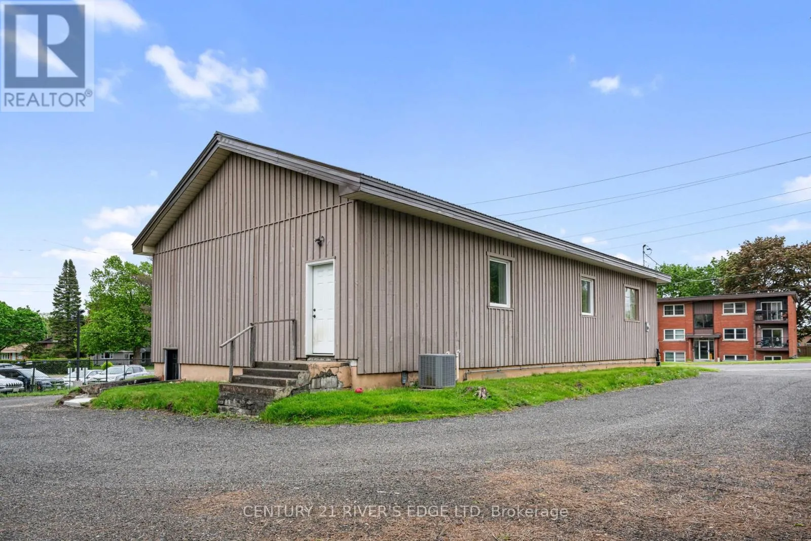 4 SCHOFIELD AVENUE