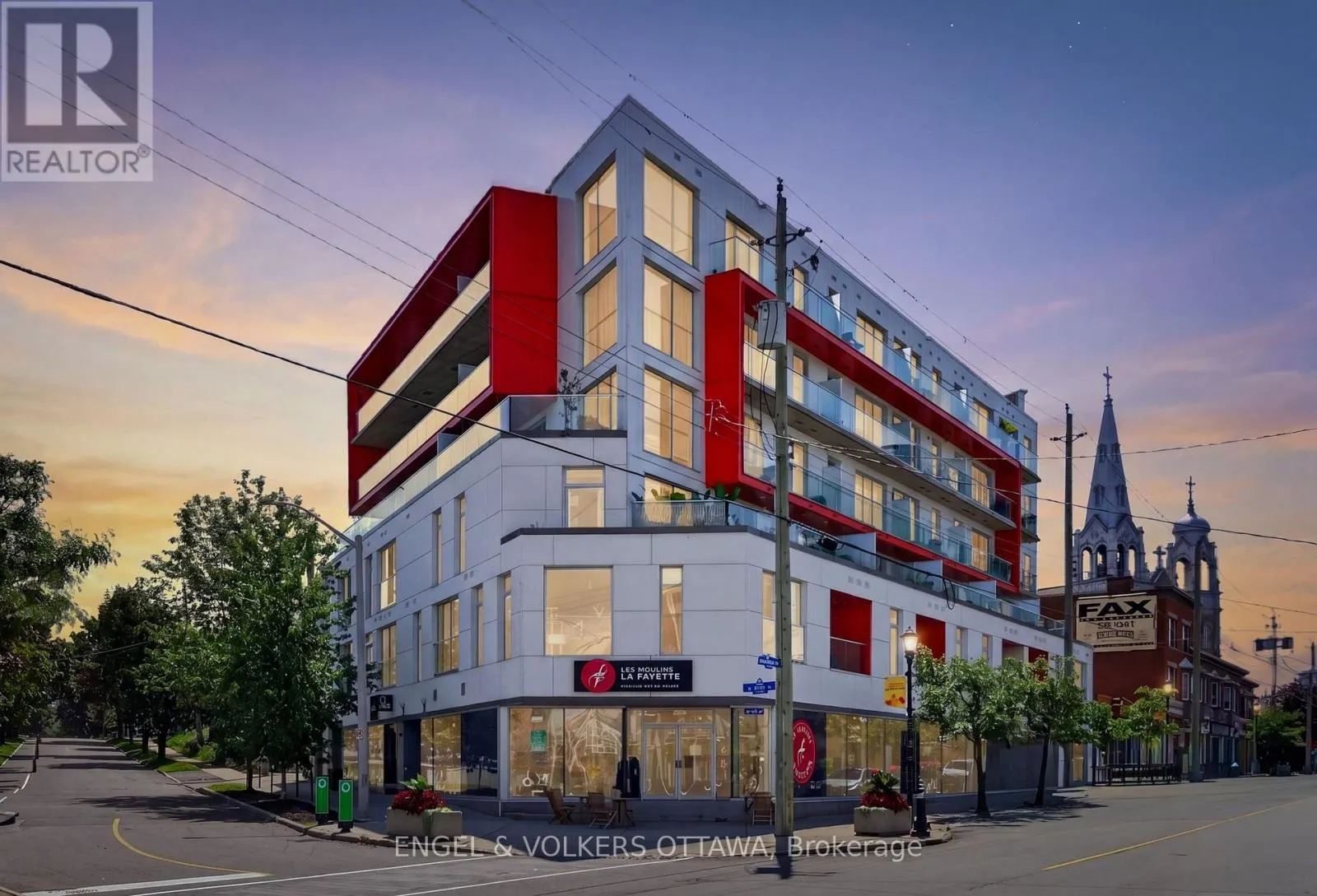 403 - 1000 WELLINGTON STREET W