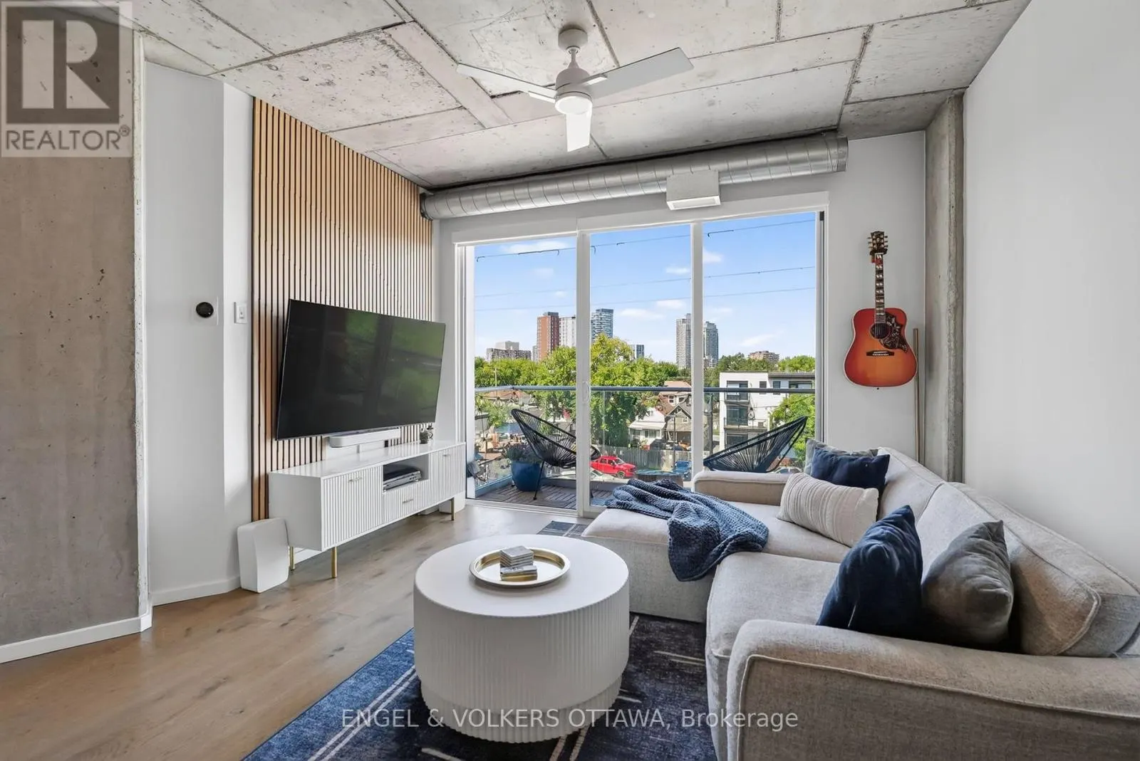 403 - 1000 WELLINGTON STREET W