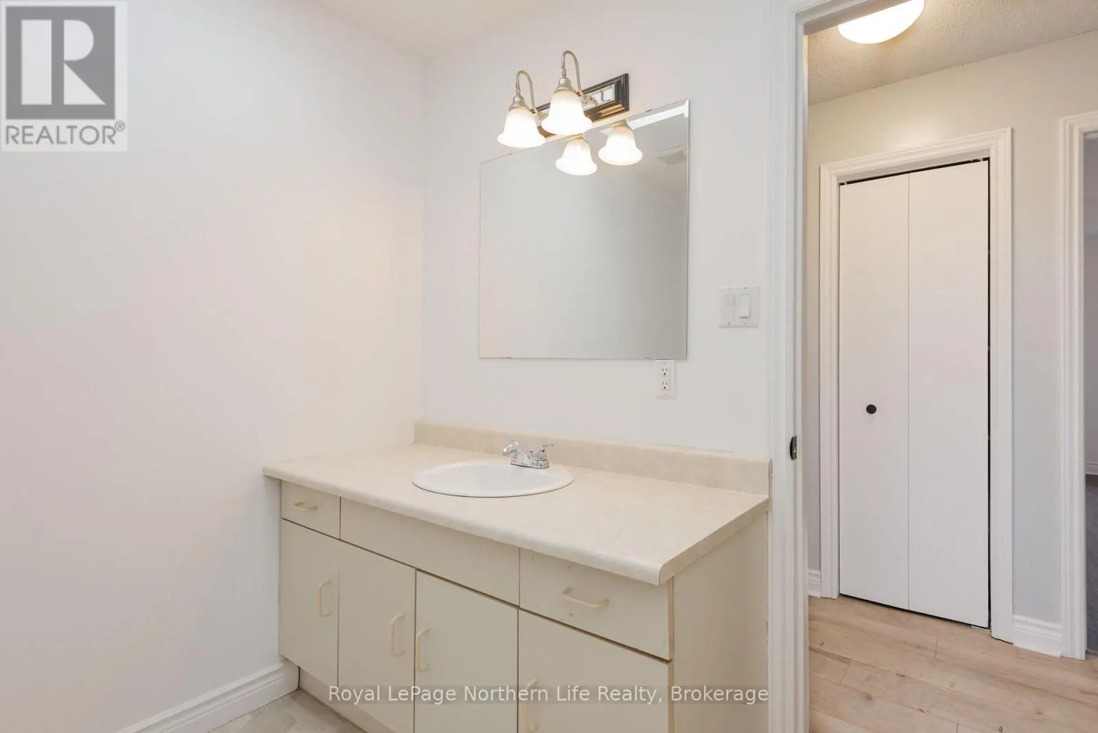476 MAPLEWOOD AVENUE