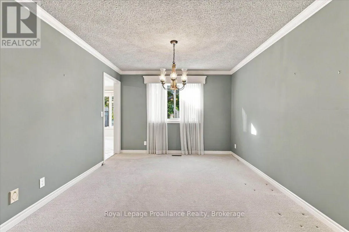 125 TRACEY PARK DRIVE