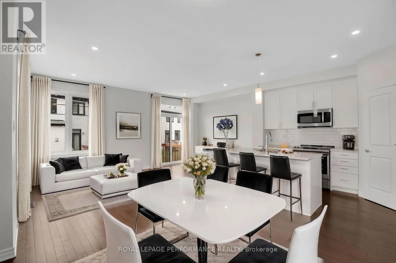 108 WABIKON CRESCENT