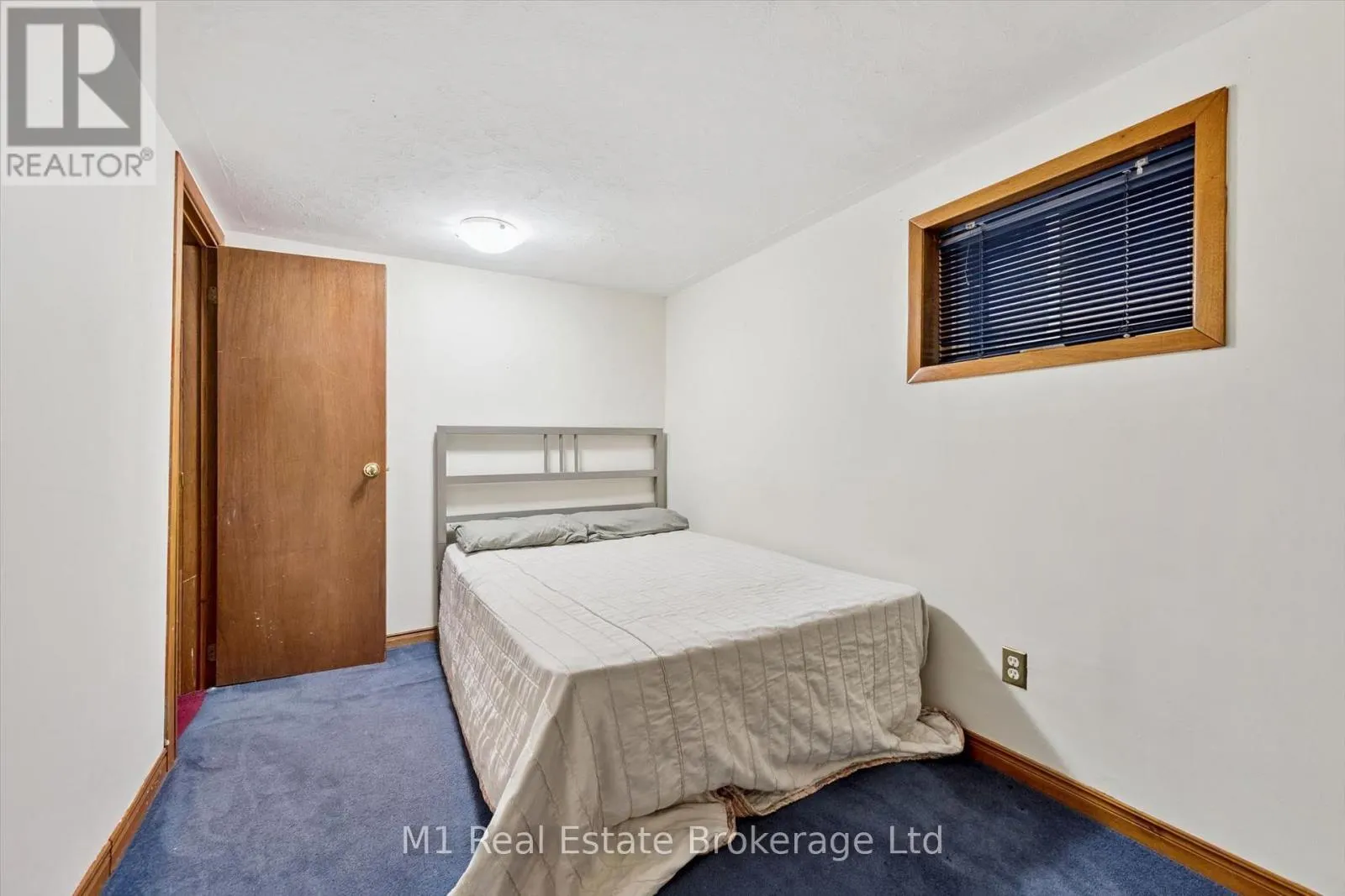 216 PARKSIDE DRIVE E
