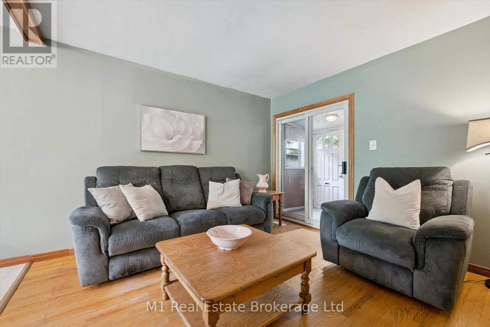 216 PARKSIDE DRIVE E