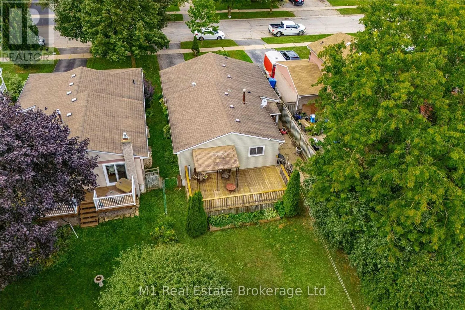 216 PARKSIDE DRIVE E