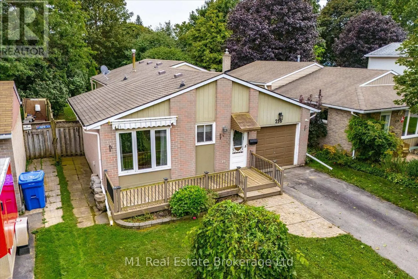 216 PARKSIDE DRIVE E
