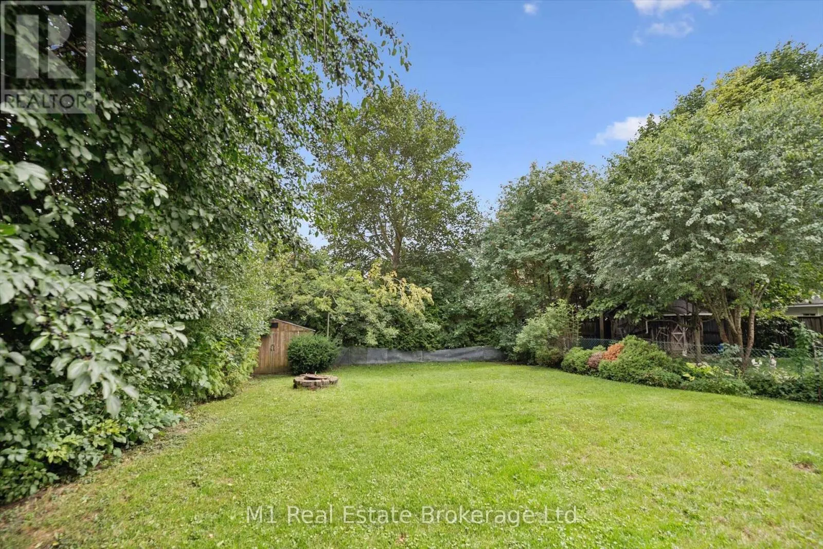 216 PARKSIDE DRIVE E
