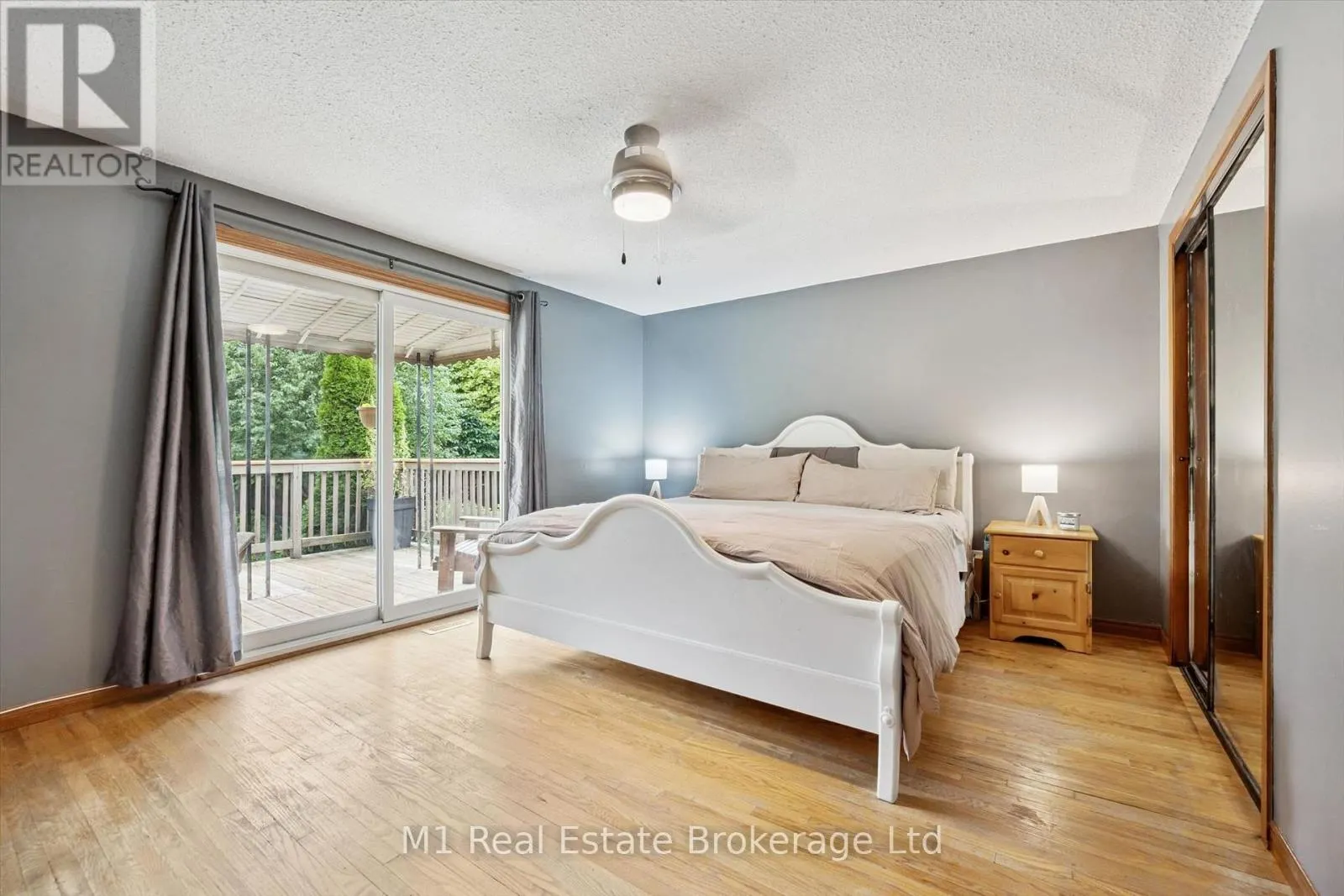 216 PARKSIDE DRIVE E