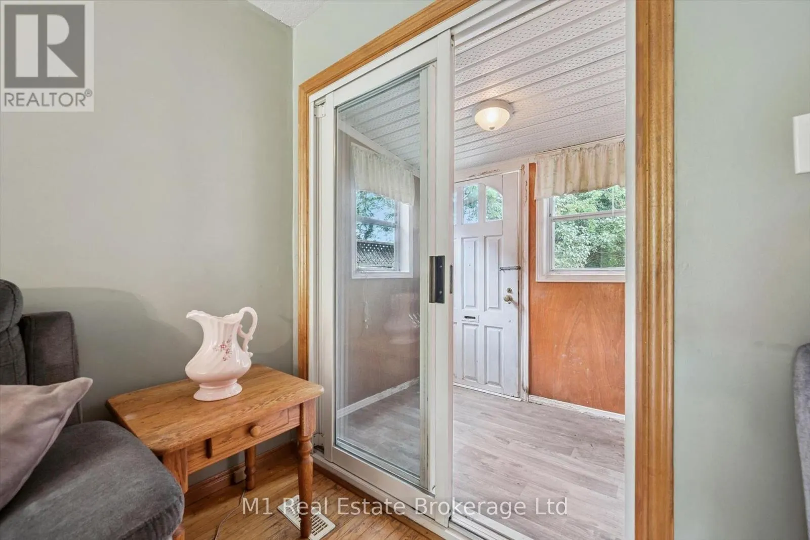 216 PARKSIDE DRIVE E
