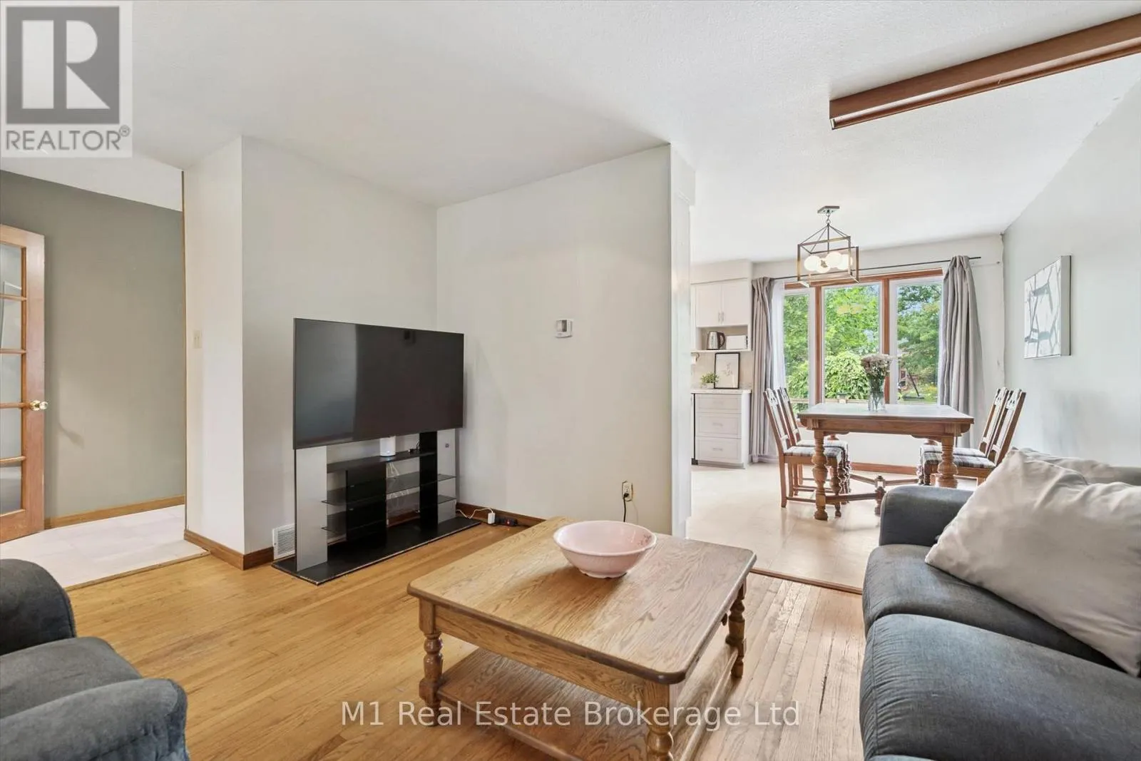 216 PARKSIDE DRIVE E