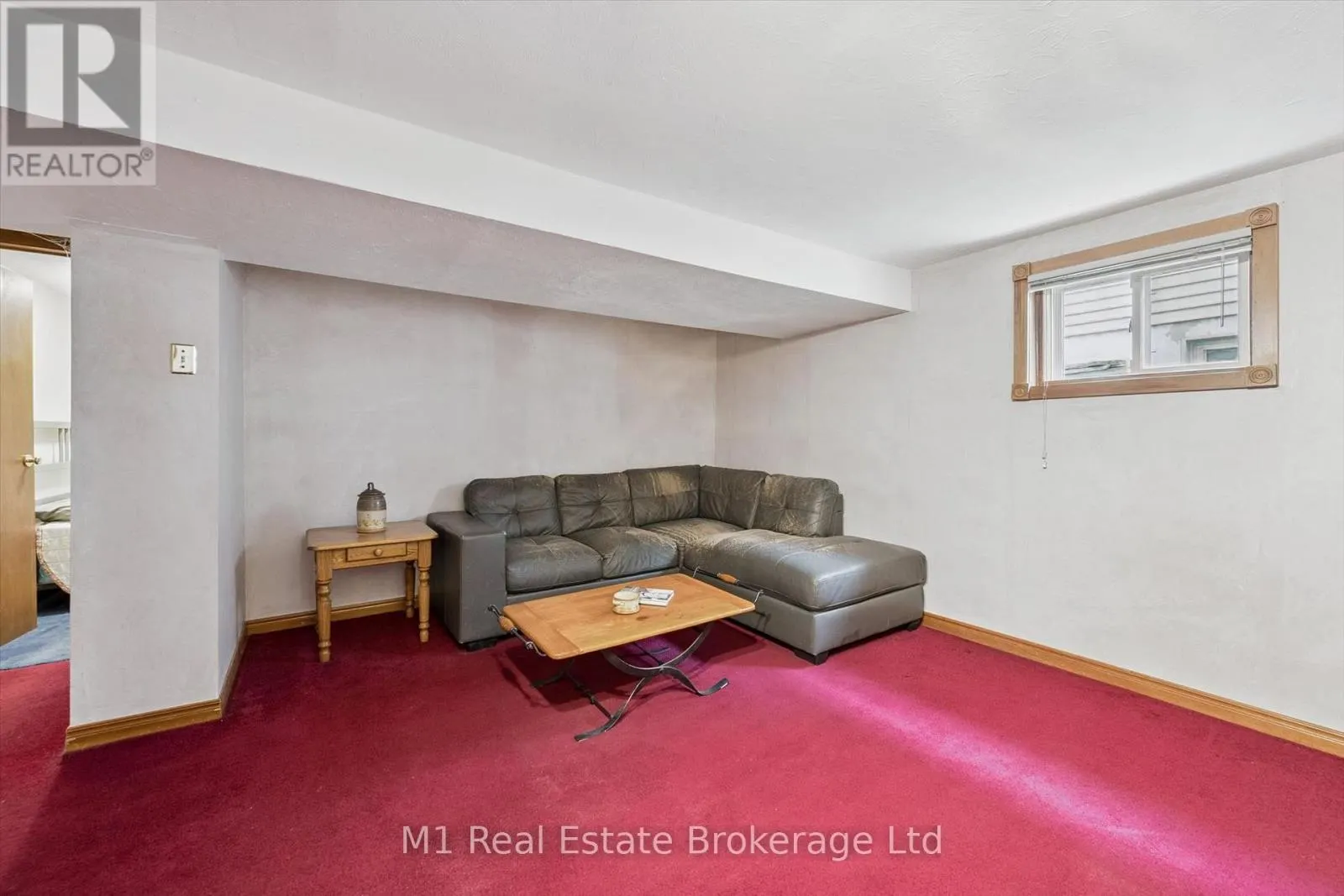 216 PARKSIDE DRIVE E