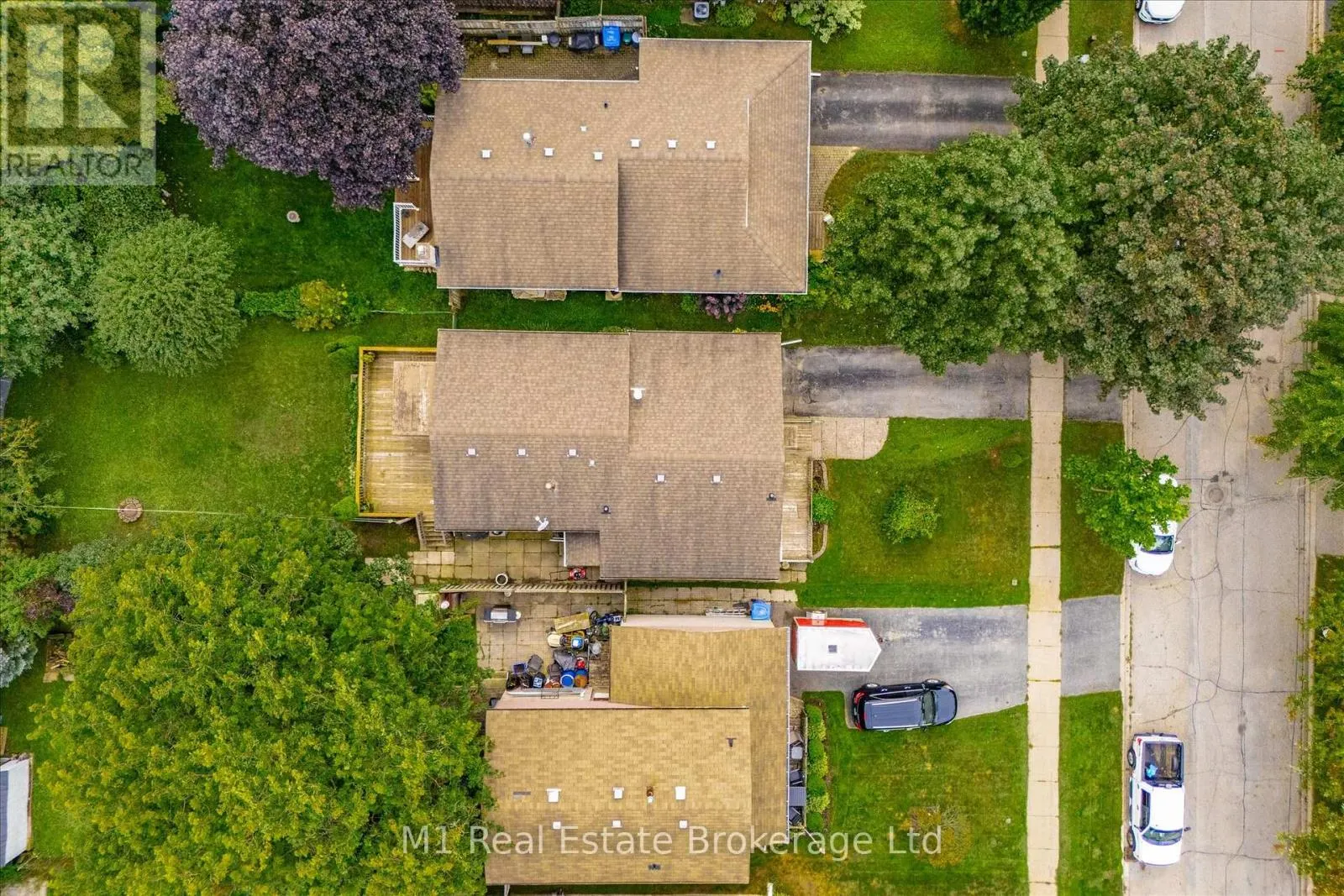 216 PARKSIDE DRIVE E