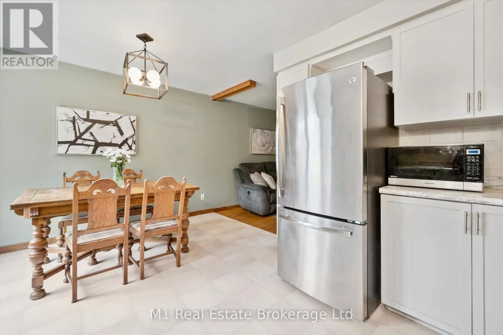216 PARKSIDE DRIVE E