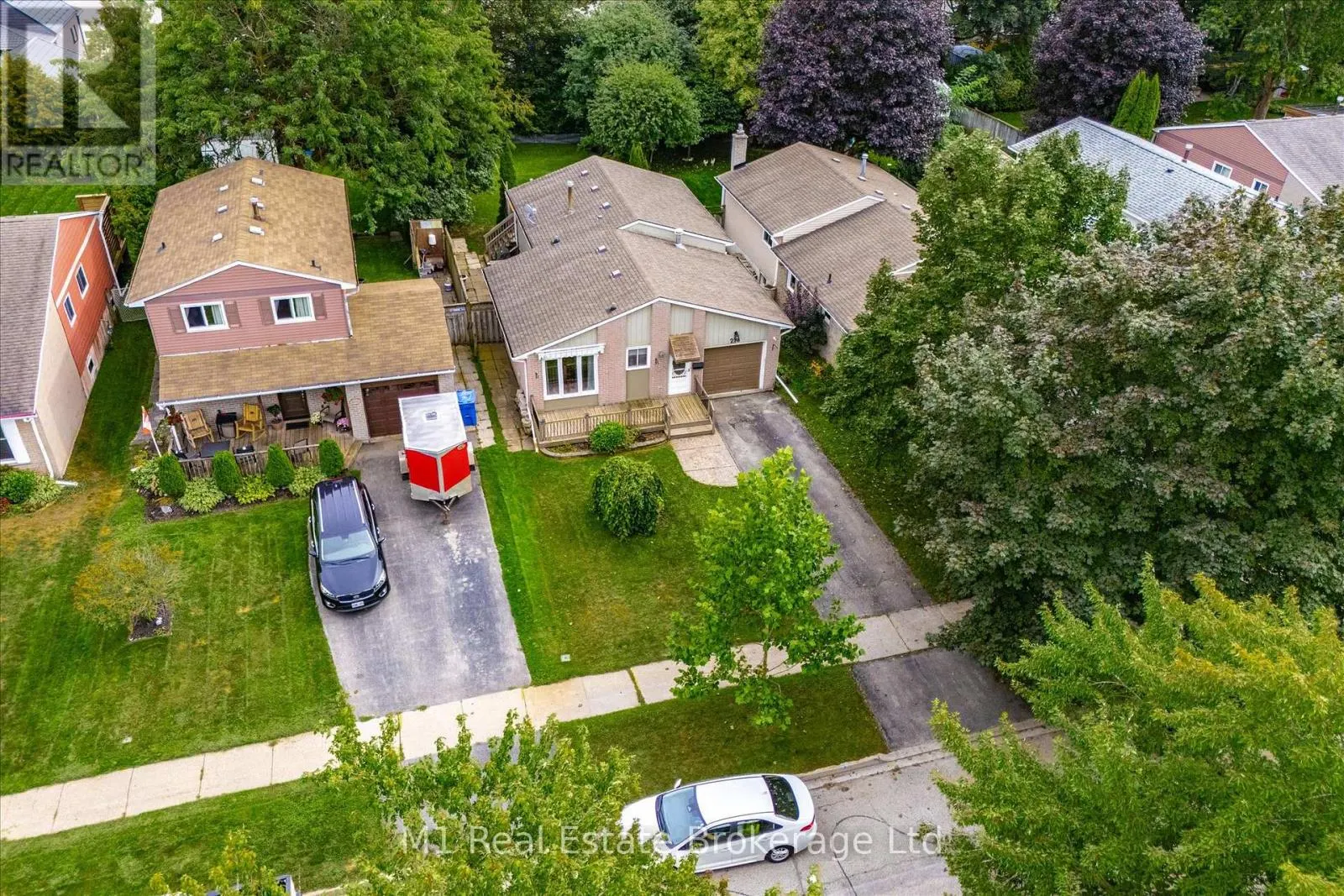 216 PARKSIDE DRIVE E