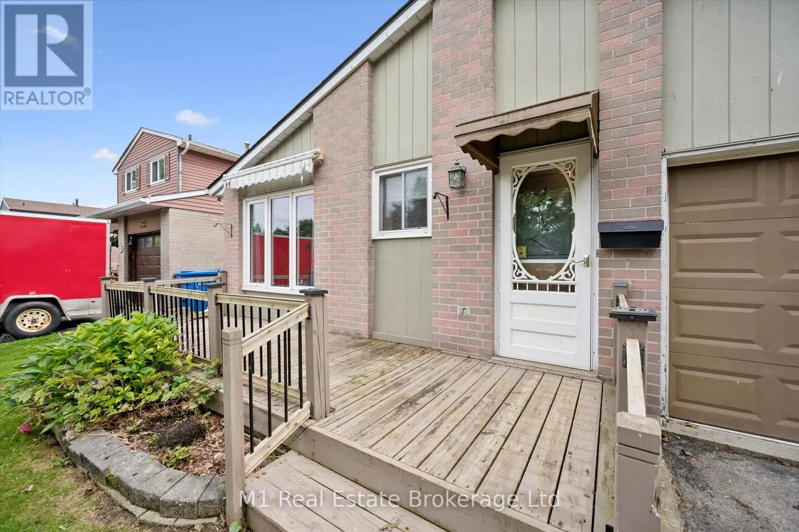 216 PARKSIDE DRIVE E